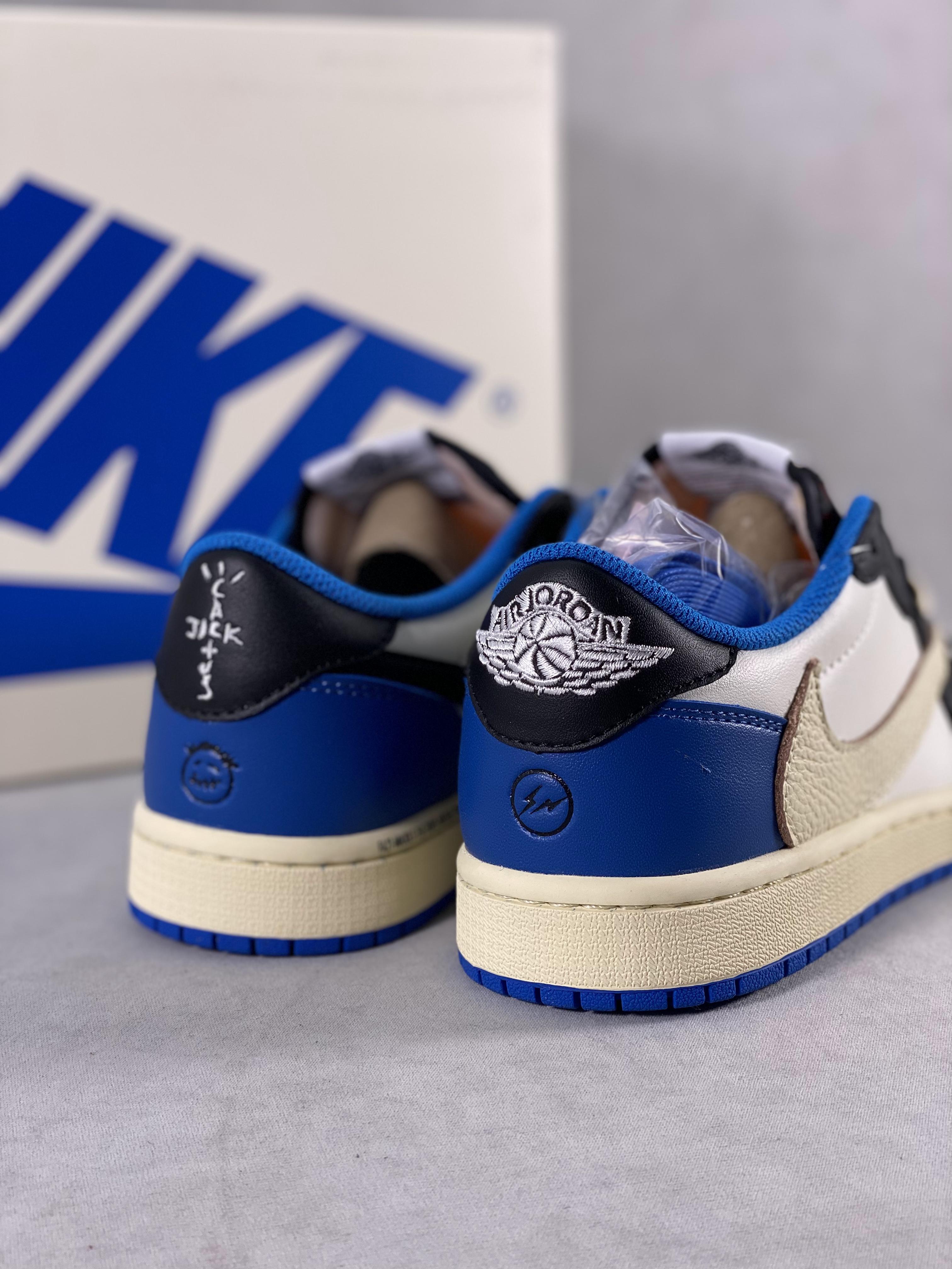 Travis Scott x Fragment Design x Jordan Air Jordan 1 Low OG SP Three-party joint lightning low-top basketball shoes for men and women, white, blue and black barbs Item number: DM7869
