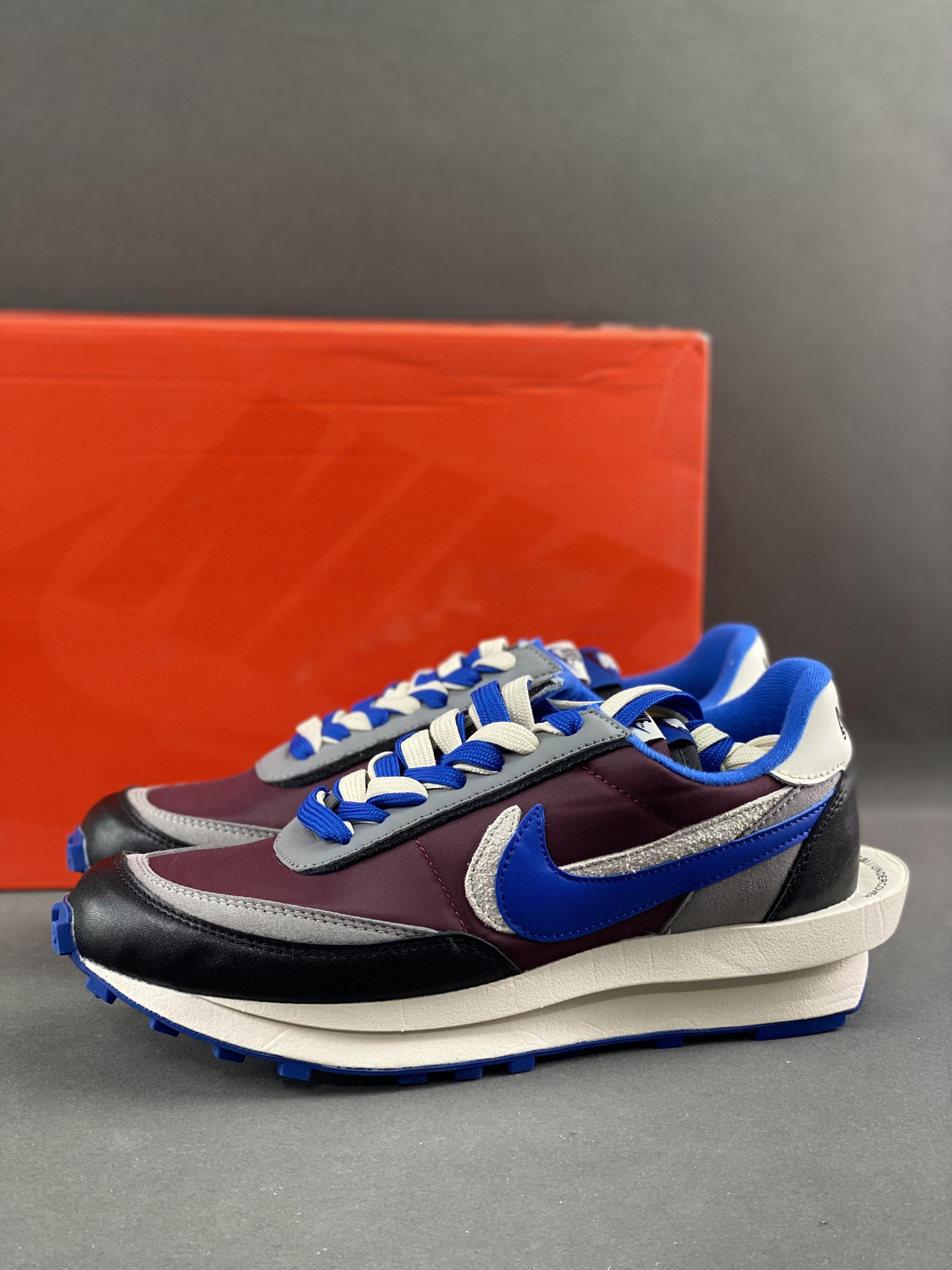 Waffle 2.0 black red gray blue double hook Undercover x Sacai x Nike LDWaffle "Night Maroon" blockbuster collaboration item number: DJ4877-600 code number: 36-459